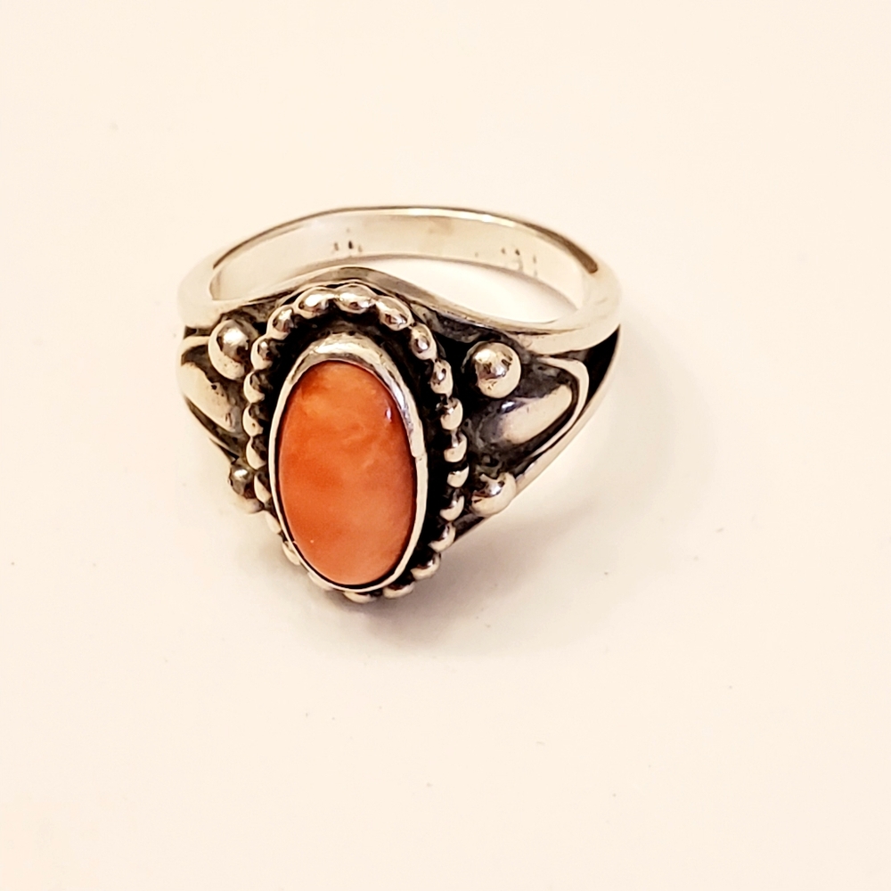 Native American Sterling Silver & Spiny Oyster Ring Size 7 Signed Derrick Gordon